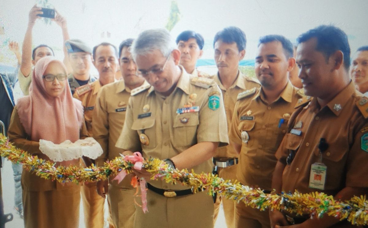 Bupati Lutim Resmikan Pasar Rakyat Solo, Angkona