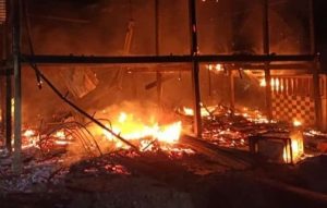 Sebuah Rumah Warga Terbakar