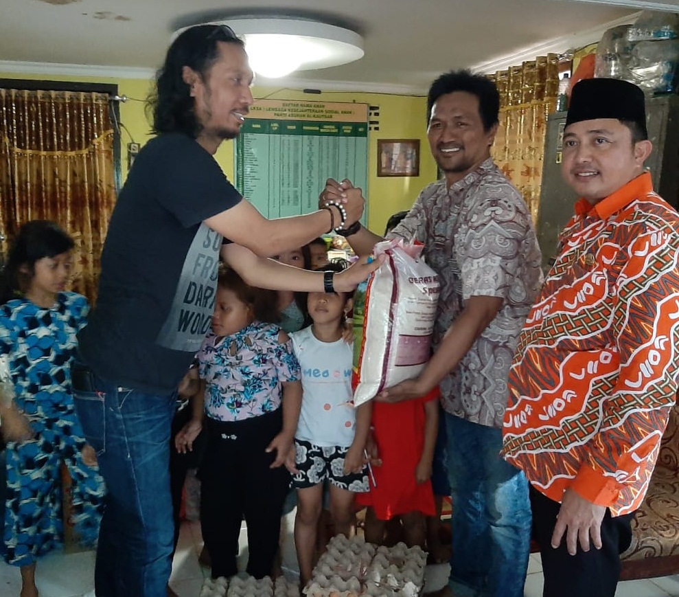 Tim Ubur-ubur Satnarkoba Polrestabes Berbagi ke Panti Asuhan