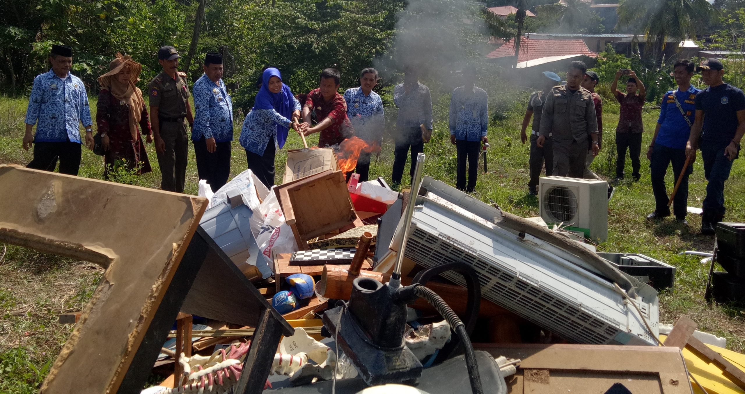 Pemkab Enrekang, Bakar Aset yang Menjadi Beban Daerah