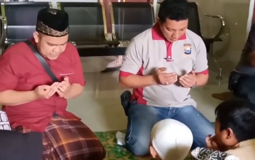 Selain Diberi Santunan, 30 Anak Yatim Juga Diajak Makan Bersama