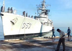 Lantamal VI Sambut KRI Yos Sudarso-353 di Makassar