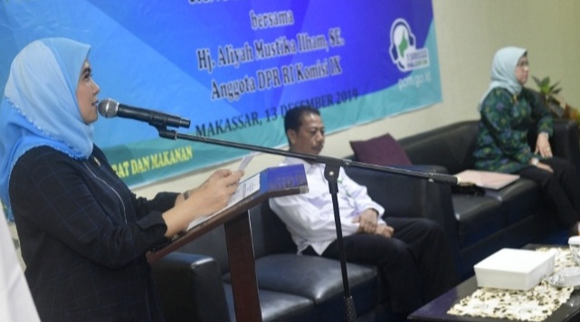 Aliyah dan BPOM Ajak Millenial Makassar Teliti Gunakan Produk