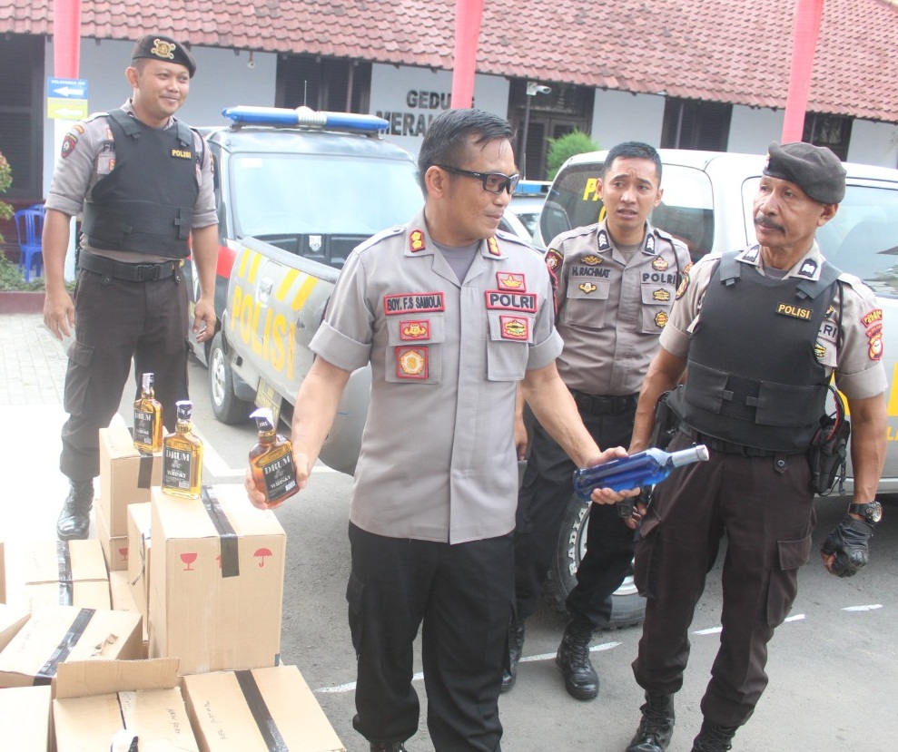 Jelang Natal dan Tahun Baru, Polres Gowa Razia Miras