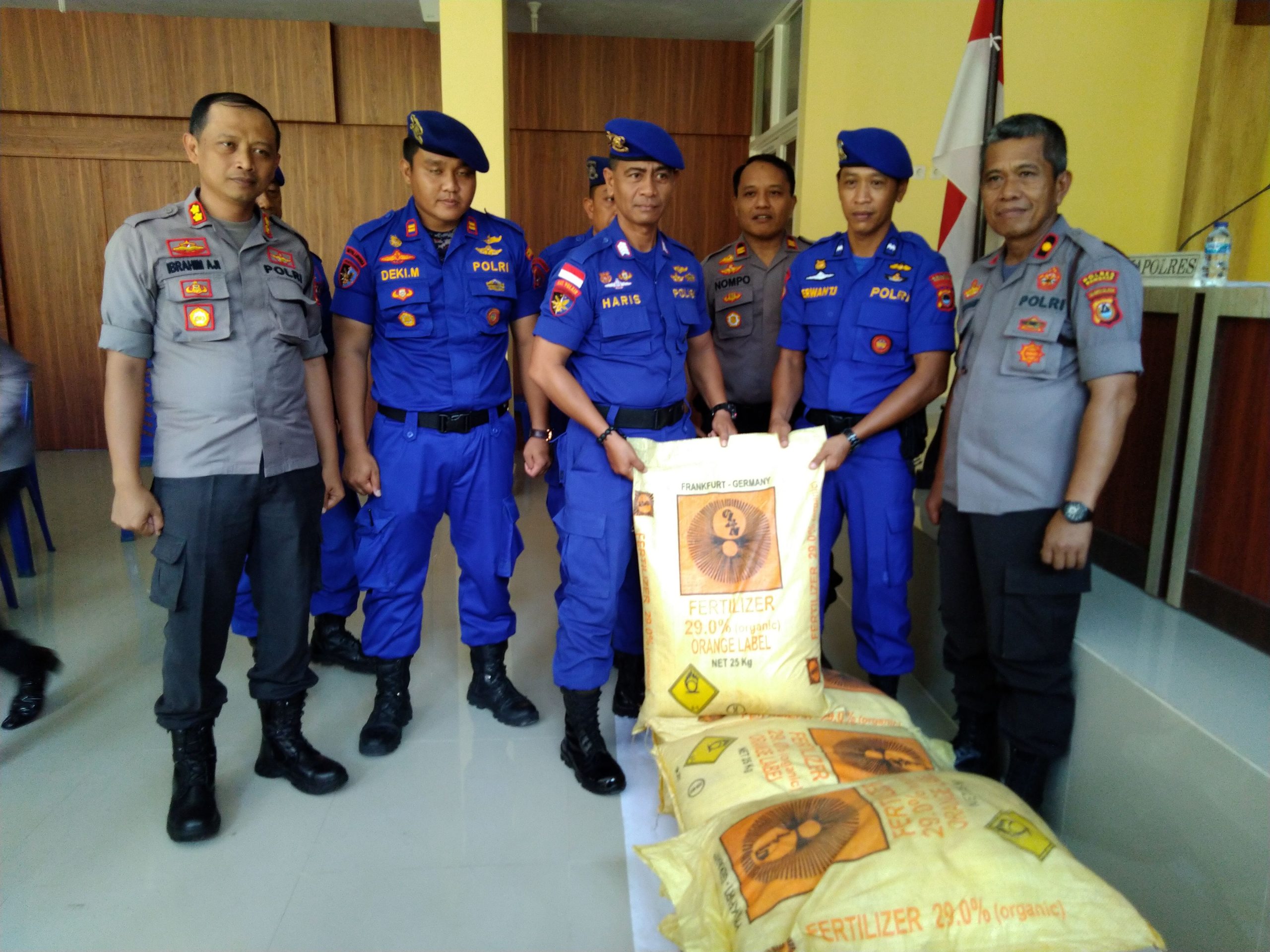 Polisi Temukan 50 Sak Pupuk Amunium Nitrat Tanpa Pemilik