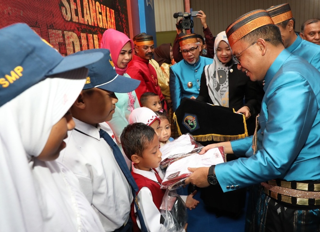Desember 2019, Bantaeng Target Distribusi Seragam Sekolah Tuntas