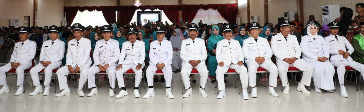 Lantik 12 Kades Terpilih, Ilham Azikin Titip Dua Poin Penting
