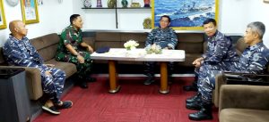 Kapal Perang Perusak, Kawal Rudal KRI YOS SUDARSO-353 Sandar di Makassar