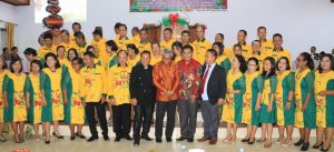 Sehari, Bupati Lutim Hadiri Dua Perayaan Natal di Tomoni