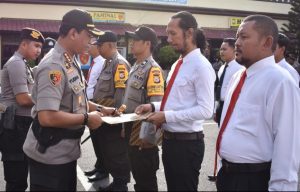 12 Personel Satnarkoba Polrestabes Dapat Penghargaan