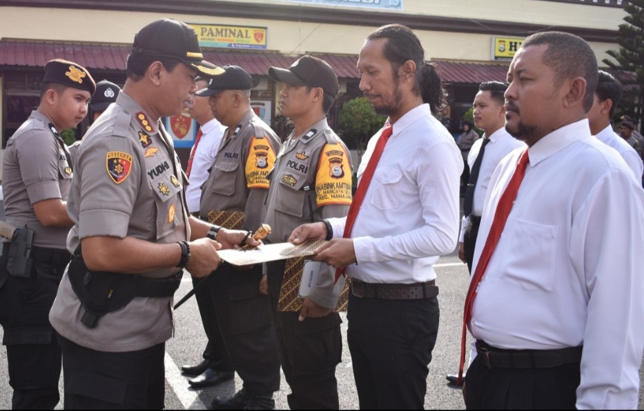 12 Personel Satnarkoba Polrestabes Dapat Penghargaan