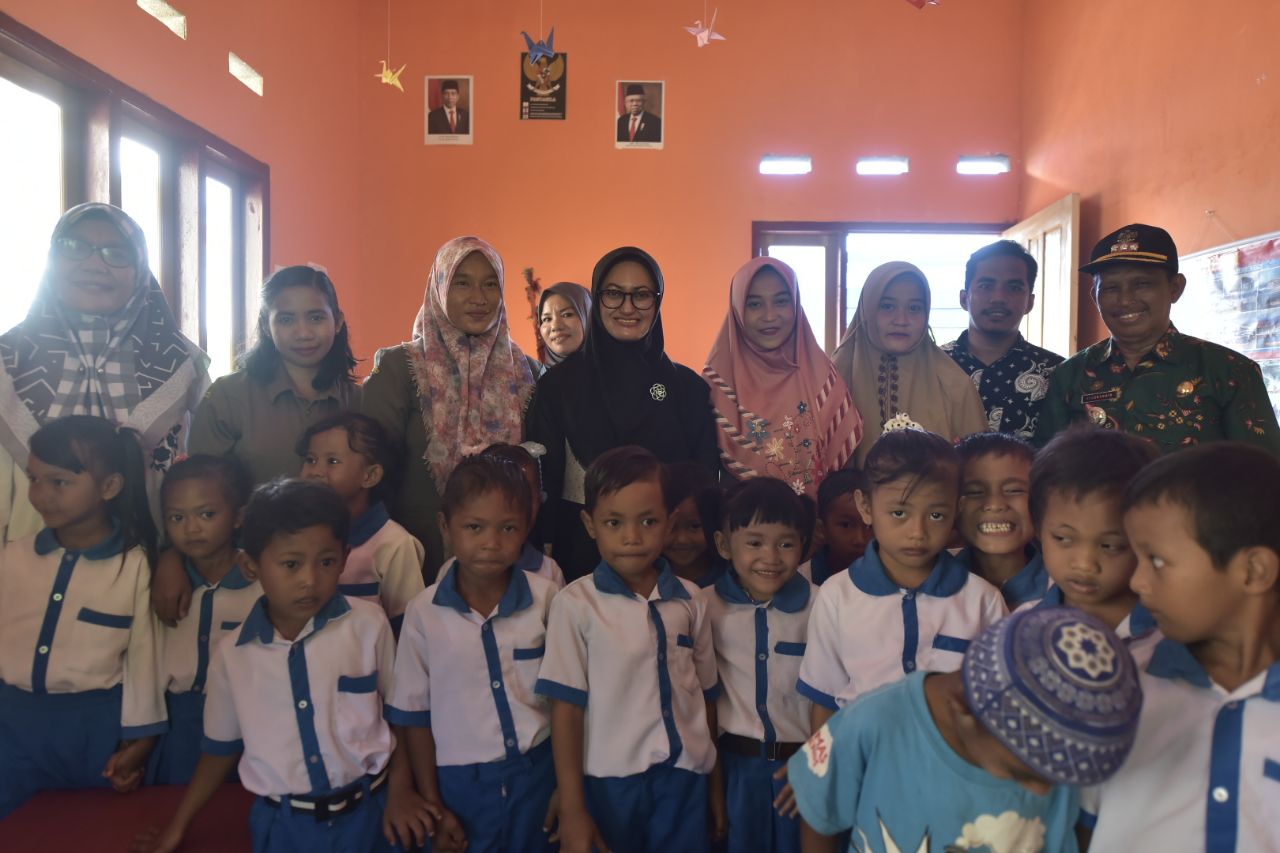 Indah Resmikan Gedung TK, Fokus Pembentukan Karakter