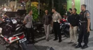 1.1 foto pantau gereja Malam Tahun Baru , Wakapolres Pelabuhan Pantau Pengamanan Gereja