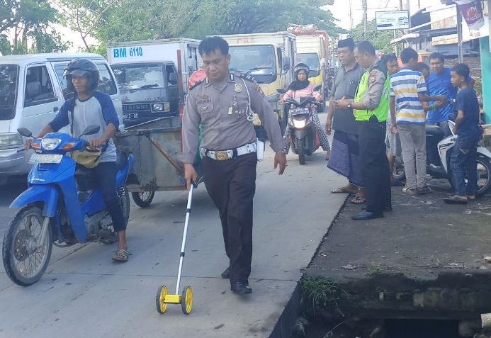 Pelajar SMP 11 Tewas Tergilas Truk Container