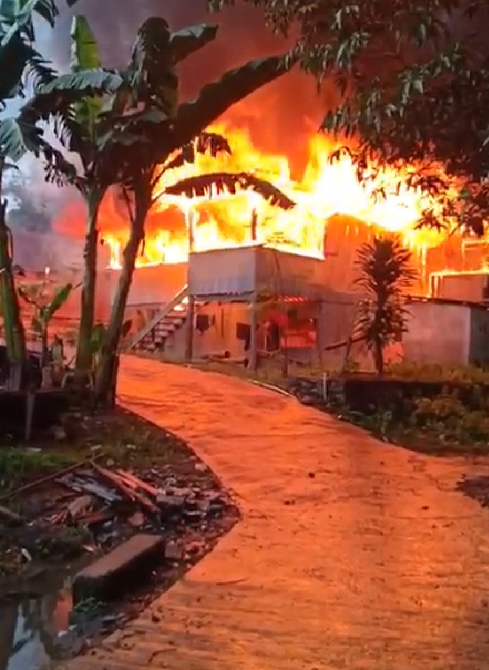 Diduga Gangguan Jiwa, Balla Bakar Rumahnya