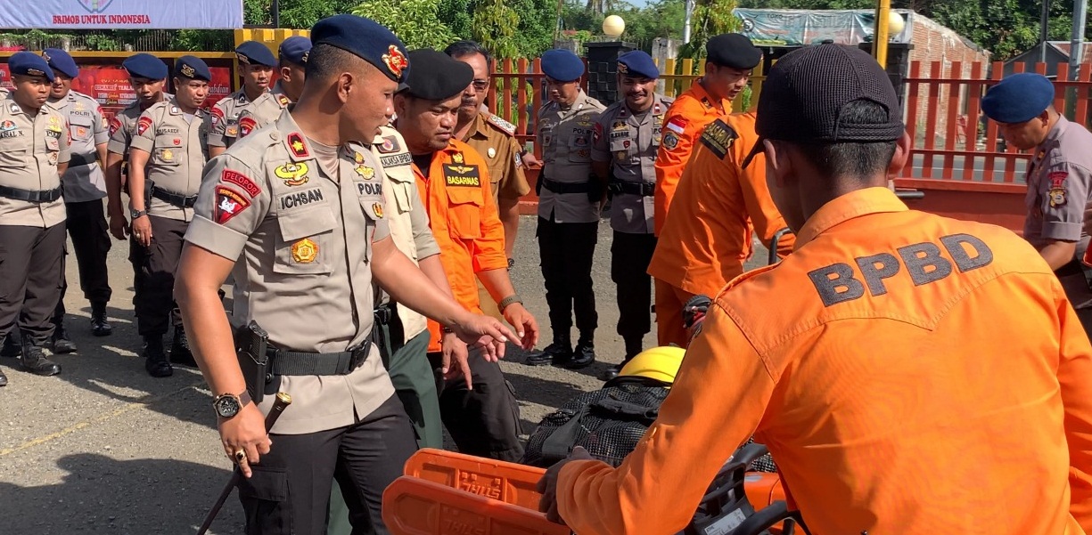 Meski Libur, tak Surut Semangat SAR Brimob Tetap Siaga