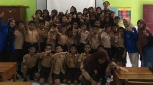 Peduli Kebersihan, Mahasiswa UNIFA Edukasi Siswa SD