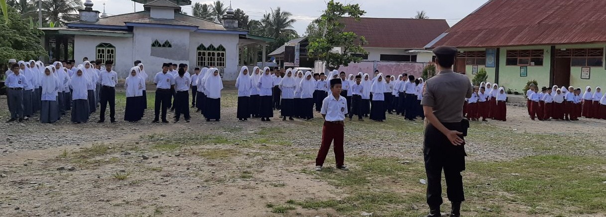 Kapolsek Sabbang Pimpin Kegiatan Police Go To School