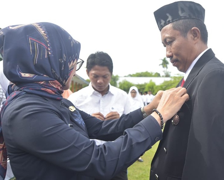 HAB ke-74, Kemenag Serahkan Satya Lencana dan SK Purnabakti