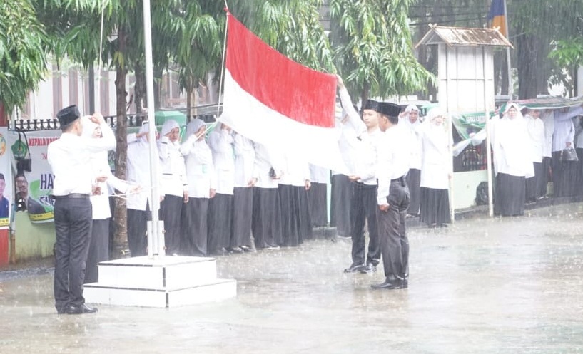 Hujan tak Pengaruhi Prosesi Upacara HAB Ke-74 Kemenag