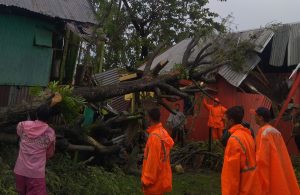 Ratusan Rumah Rusak Diterjang Puting Beliung, Terbanyak Di Kalmas