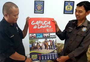 Lantamal VI Bagikan Kalender Tahun 2020 ke Personel