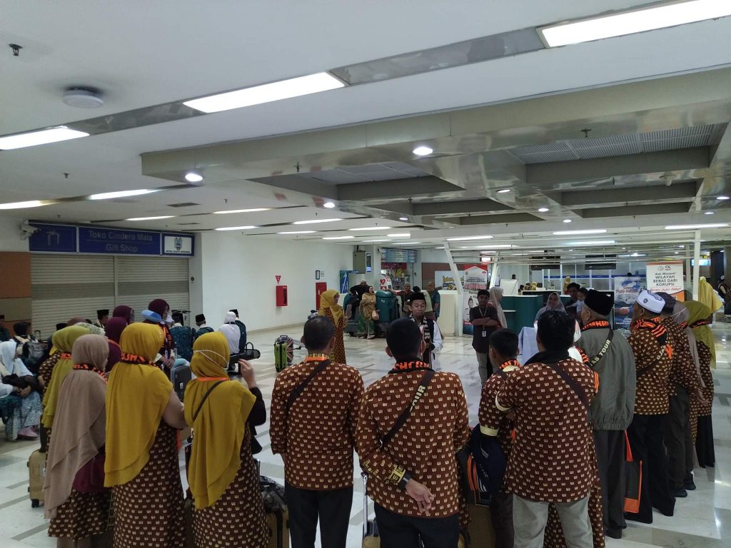 Selang Sehari, Ujas Tour Berangkatkan Tiga Grup Umrah
