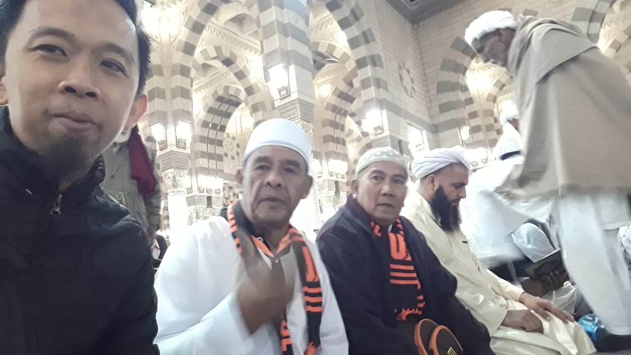 Jamaah Umrah Grup 122 Ujas Tour Maksimalkan Ibadah di Madinah