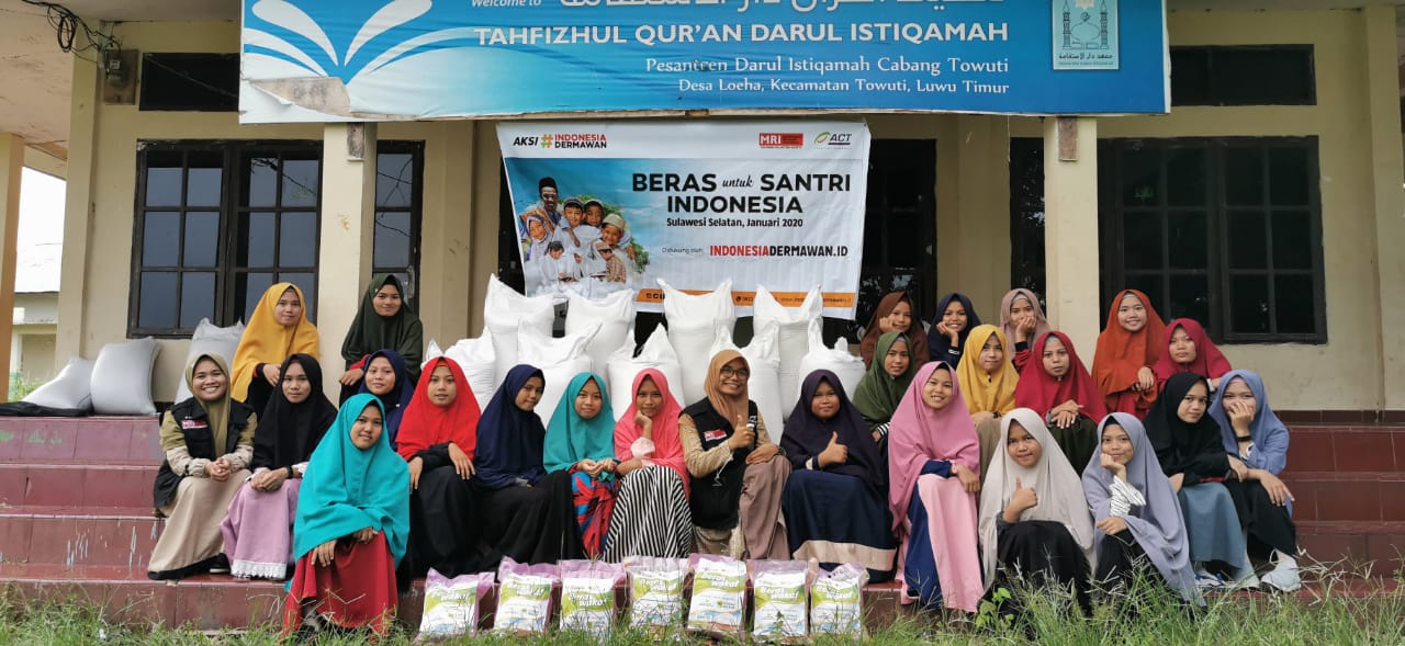 Tim MRI ACT Sulsel Salurkan Beras kepada Santri Pelosok di Sulsel