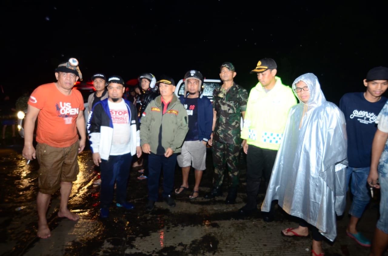 Bupati Dan Wabup Terlibat Proses Evakuasi Korban Banjir