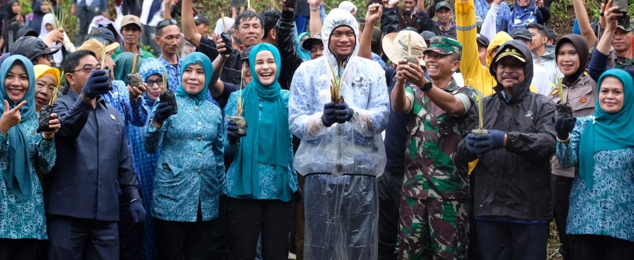 Gowa Kabupaten Pertama Tanam Vertiver