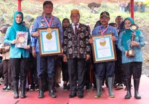 Tanam 180.000 Bibit Vetiver, Bupati Gowa Terima Rekor LEPRID