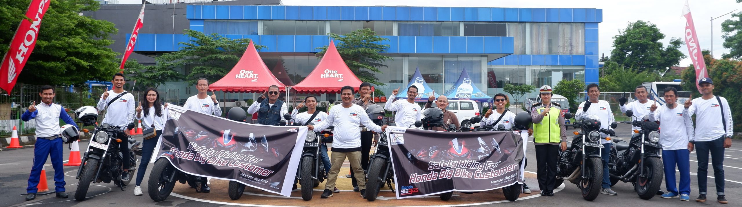 Astra Motor Makassar Ajak Konsumen Honda Big Bike #Cari_Aman Saat Naik Motor