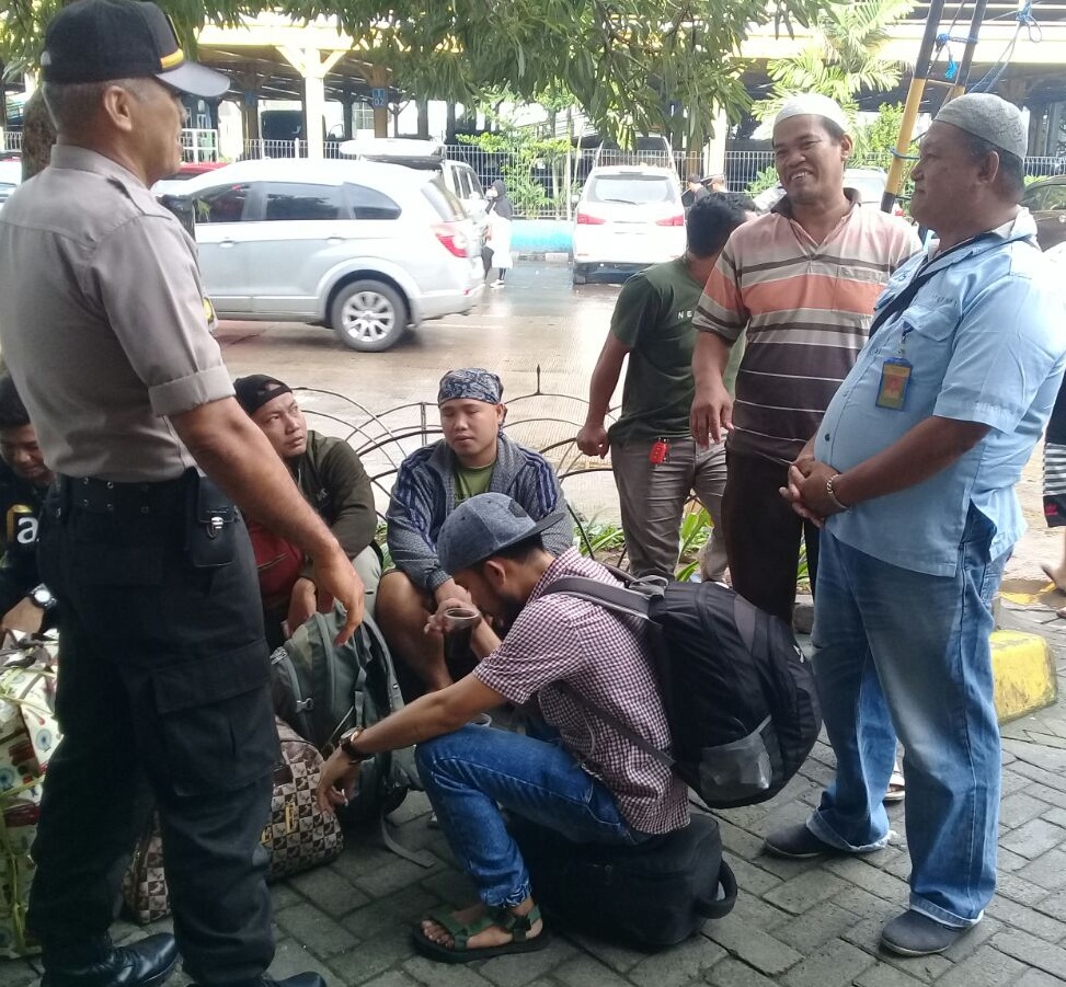 Patroli Dialogis, Binmas Polsek Soeta Ajak Penumpang Kapal Jaga Kamtibmas