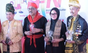 Disaksikan Presiden, Bupati Terima Penghargaan Anugerah Kebudayaan PWI Pusat 2020