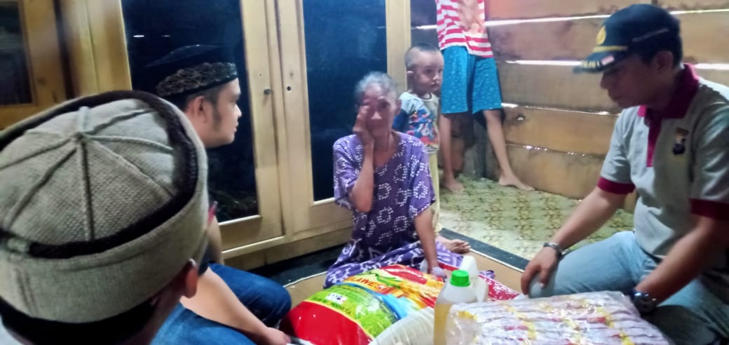 Ringankan Beban Kaum Dhuafa, At-Taubah Peduli Beri Bantuan Modal