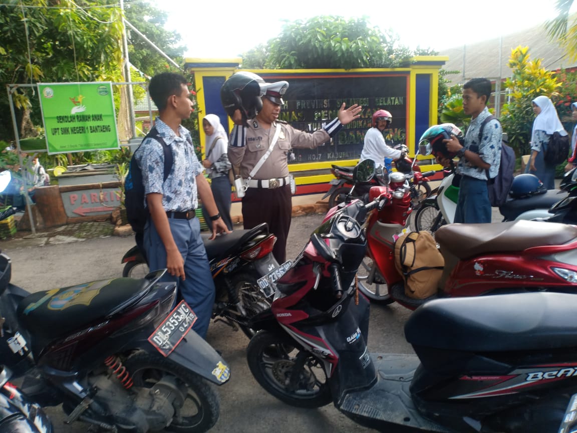 Kasatlantas Polres Bantaeng Harapkan Pengendara Senantiasa Gunakan Helm