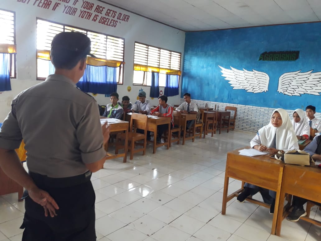 Kapolsek Bissappu sosialisasi Bahaya Narkoba di SMK Darul Ulum Panaikang