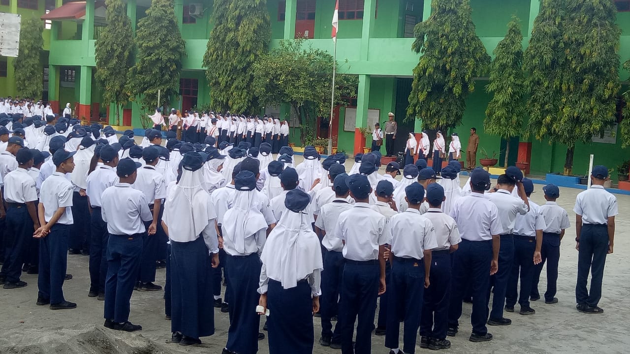 Peduli keselamatan Berlalulintas Kasat Lantas sambangi SMPN 1 Benteng