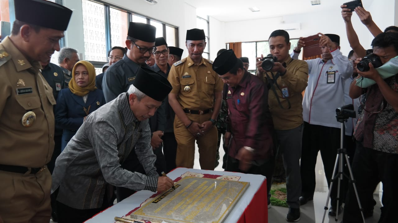 Dirjen PHU Resmikan Pusat Layanan Haji dan Umrah di Wajo