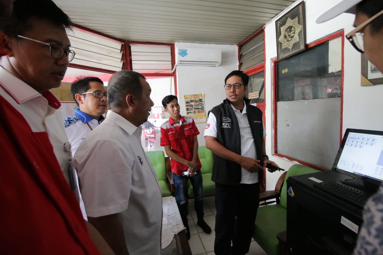 Direktur Pemasaran Retail Pertamina Cek Kesiapan Program Digitalisasi SPBU di Makassar