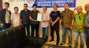 BAK Terima SK Ketua Umum DPP Pewarta Online Indonesia