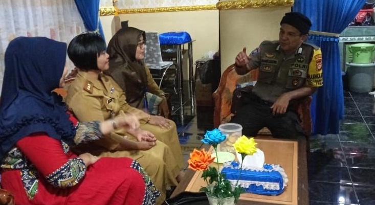 Bhabinkamtibmas Tamalabba Bersinergi Pemerintahan Kelurahan Sambangi Tokoh Masyarakat