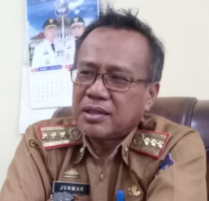 Drh. Junwar Tetap Aktif Kerja, Meski Waspadai Covid - 19 Drh. Junwar Tetap Aktif Kerja, Meski Waspadai Covid - 19