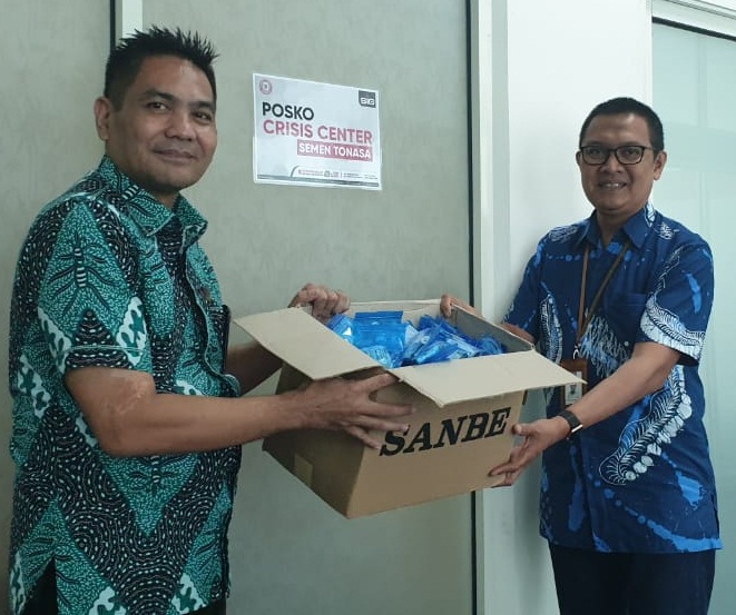 Cegah Corona, Tonasa Bagikan Multi Vitamin ke Karyawan