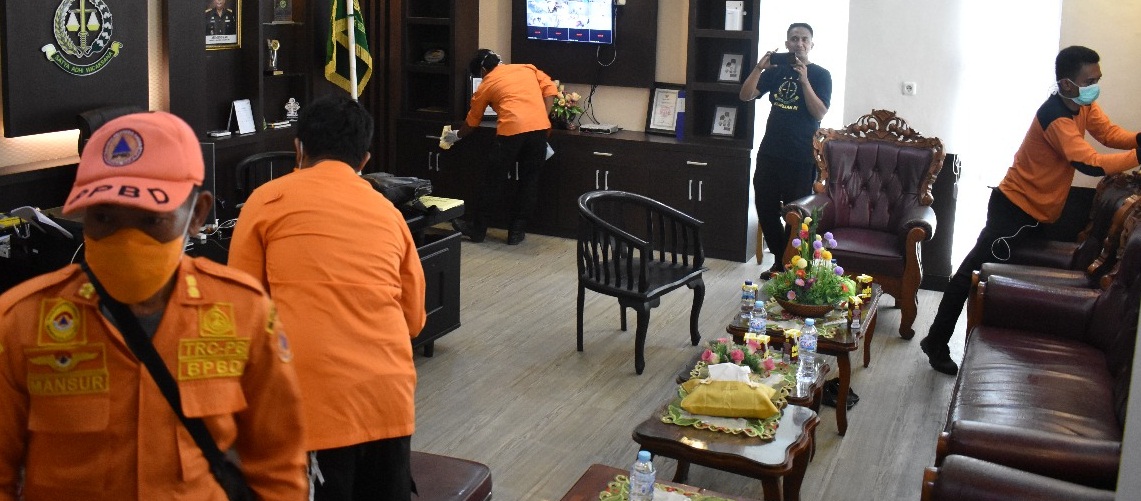 Hindari Covid 19, Kantor Kejari, Pengadilan,Dinsos dan Discapil Disemprot
