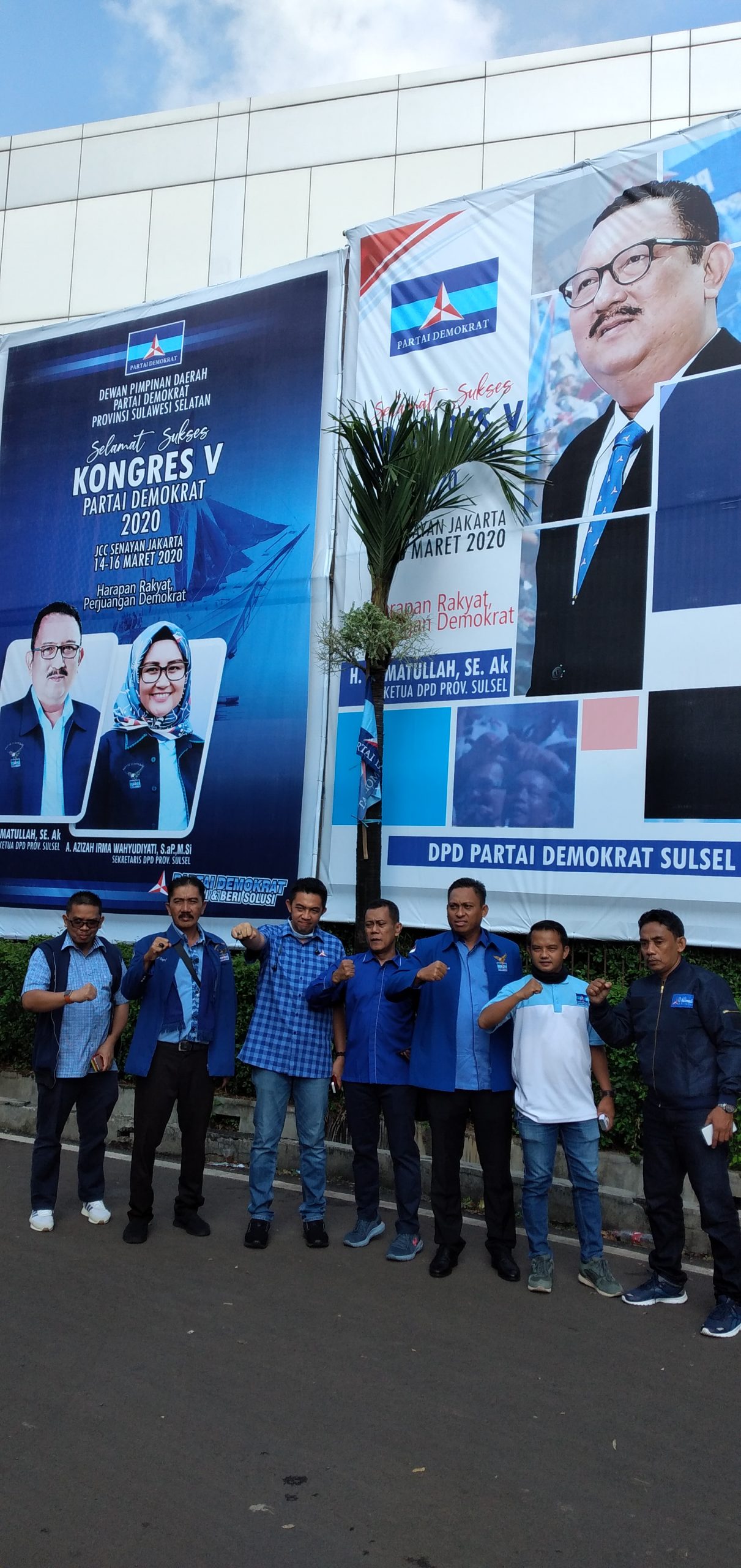 Rombongan Demokrat Sulsel Masuk Arena Kongres V