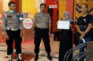 24.3 foto lutra polsek Tangkal Covid-19, Cafe-Rumah Bernyanyi THM di Wilayah Hukum Polsek Baebunta Tutup