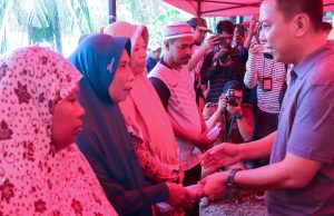 Bupati Selayar Bantu Korban Kebakaran di Dusun Patori