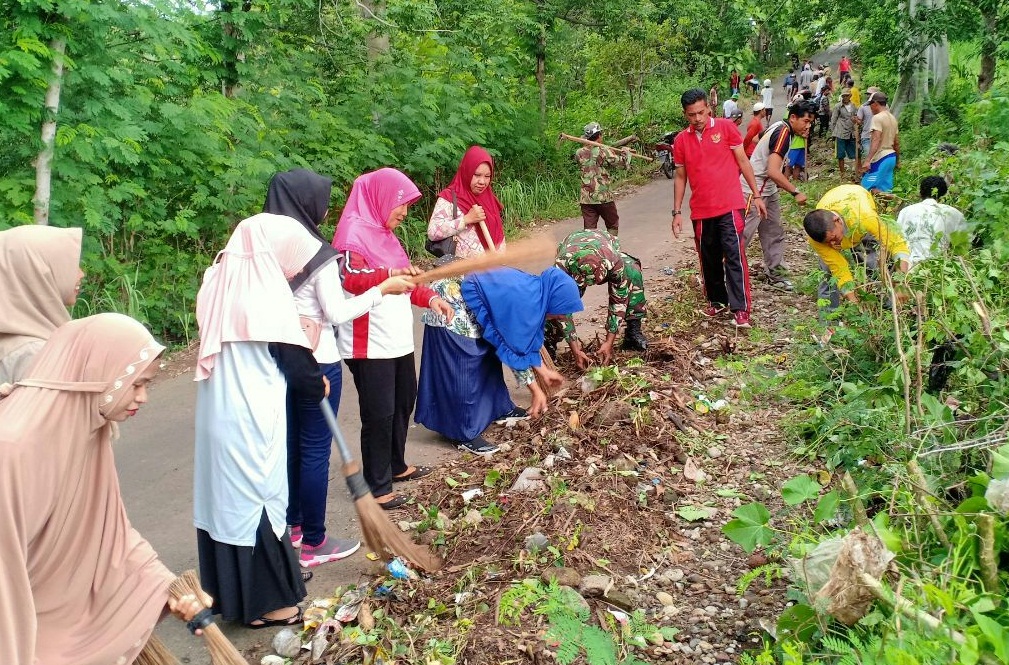 Jaga Kebersihan,Tiga Pilar Kerja Bhakti di Kampung Barana Loe